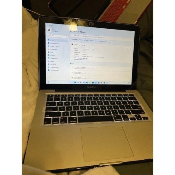 🌟🍎 Upgraded MacBook Pro - Windows 11 & MacOS 💻 - Picture 10 of 16